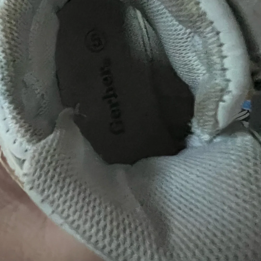 Gerber high top‎ crib shoes
